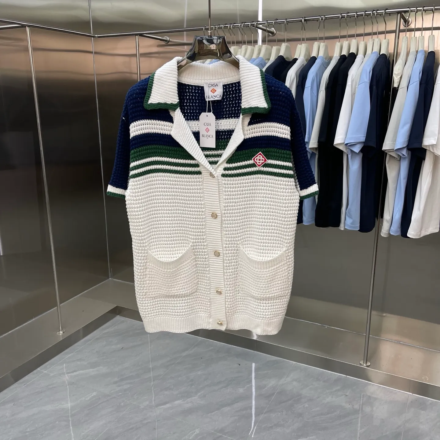 CASABLANCA Casablanca sweater suit (high version) Original development Comfortable upper body Imported equipment Original high-density embroidered seal Two-color splicing Hand-sewn cuffs + hem Made by domestic first-line brands Factory OEM workmanship Impeccable Sizes: S M L XL XXL